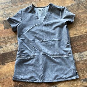 Figs Casma 3 pocket scrub top